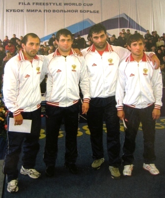 Большие спортсмены и большие друзья: Алан ДУДАЕВ, Ирбек ФАРНИЕВ, Георгий КЕТОЕВ и Бесик КУДУХОВ.