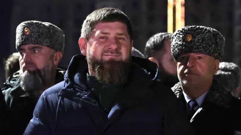 Ингушский экс-чиновник извинился за объятия с Кадыровым, а после угроз главы Чечни извинился и перед ним