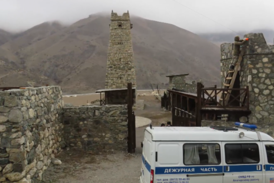 В Северной Осетии задержан мужчина за кражу ценных реликвий из родовой башни