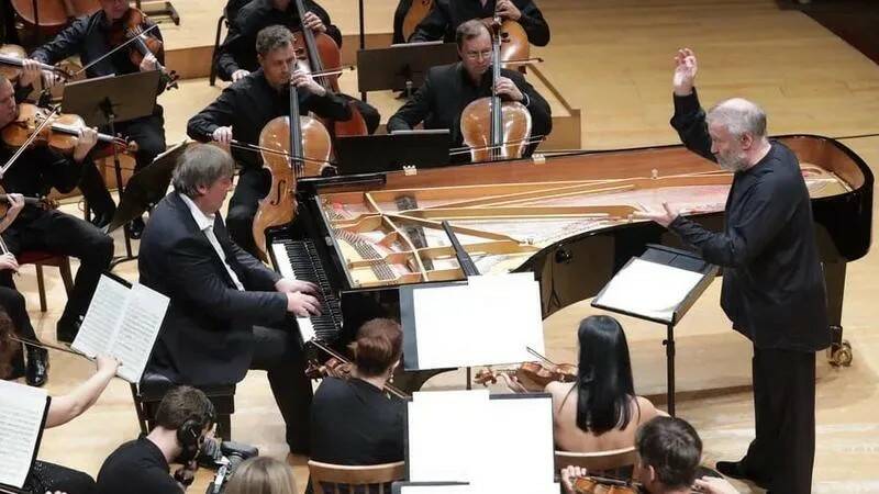 Парижская филармония отменила концерты оркестра под руководством Валерия ГЕРГИЕВА