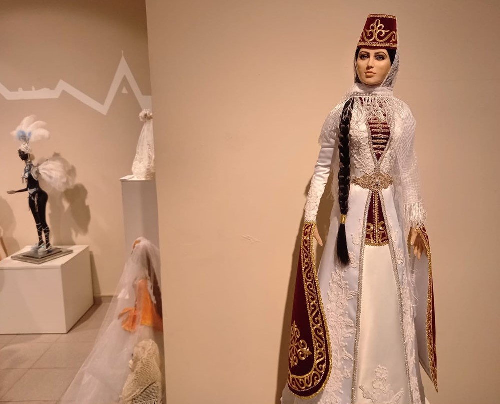 Дизайнерские куклы из Осетии впервые предстанут перед ценителями изобразительного искусства Калмыкии