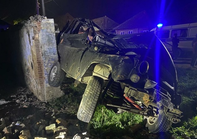 Смертельное ДТП в Дигоре: автомобиль «УАЗ» врезался в бетонный блок