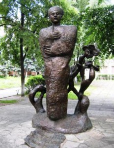 Памятник Малиеву. 