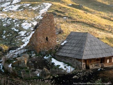 Южная Осетия. Башня-в-селе-Эрман-не-Фарниевых