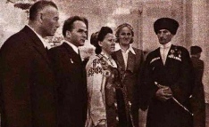 В Кремль – в национальной одежде и с кинжалом