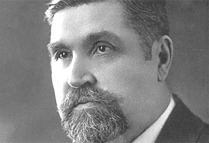 «Во Владикавказе широкие улицы с бульварами и акациями, много парков и садов»