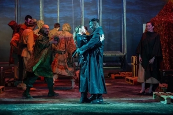 Стриптиз или не стриптиз?