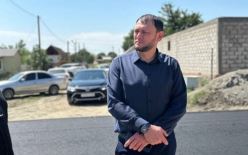 Мэр Малгобека похвастался асфальтом на одной улице, пока остальные утопают в грязи