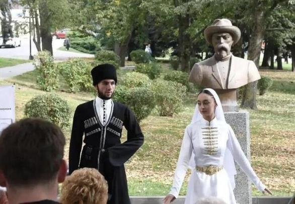 В Пятигорске отметили день памяти Коста ХЕТАГУРОВА